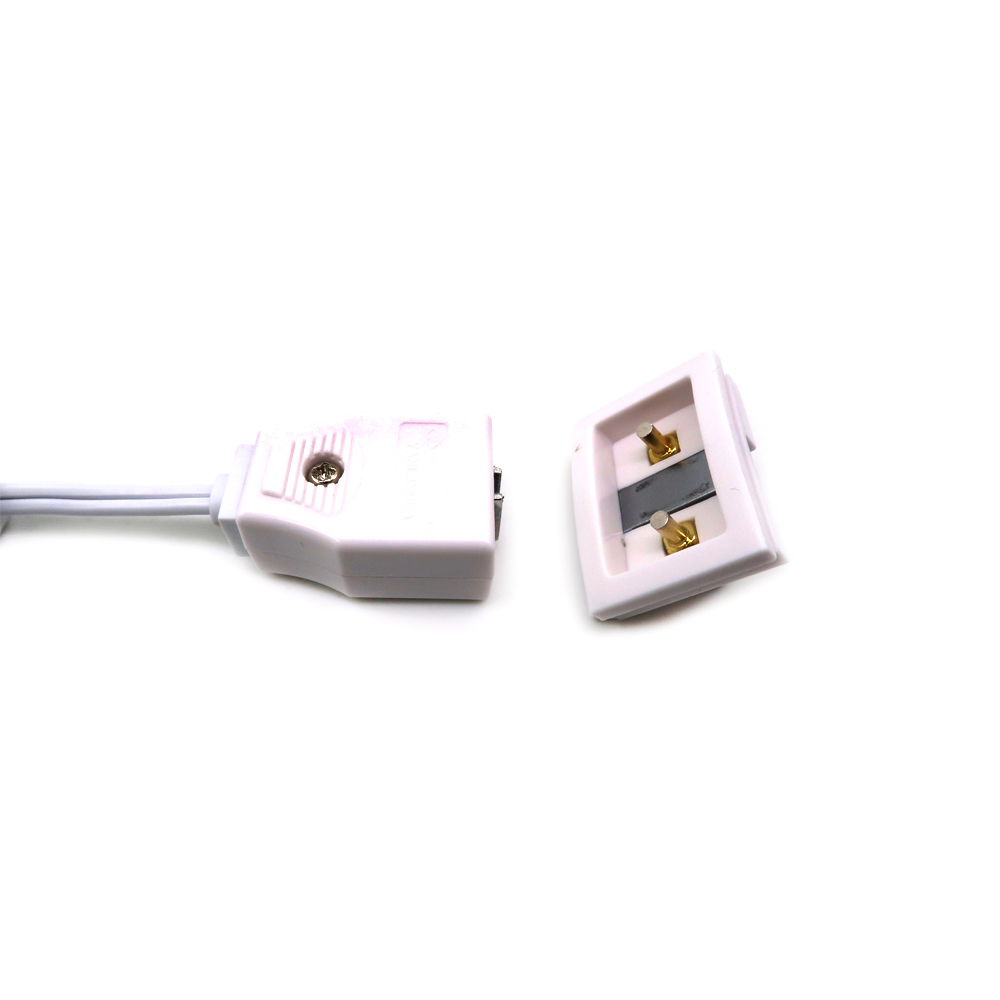 Werkseitig angepasstes magnetisches Stromkabel f&uuml;r den Netzstecker f&uuml;r den Kabelbaum