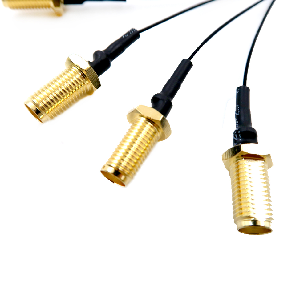 Faisceau de c&acirc;bles de connecteur coaxial RF personnalis&eacute;